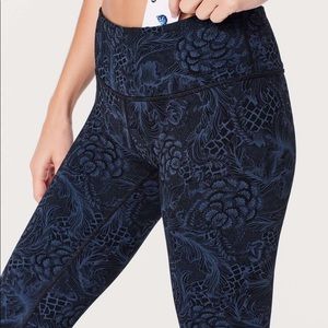 Lululemon winder under nouveau Mach navy black cropped leggings 2
